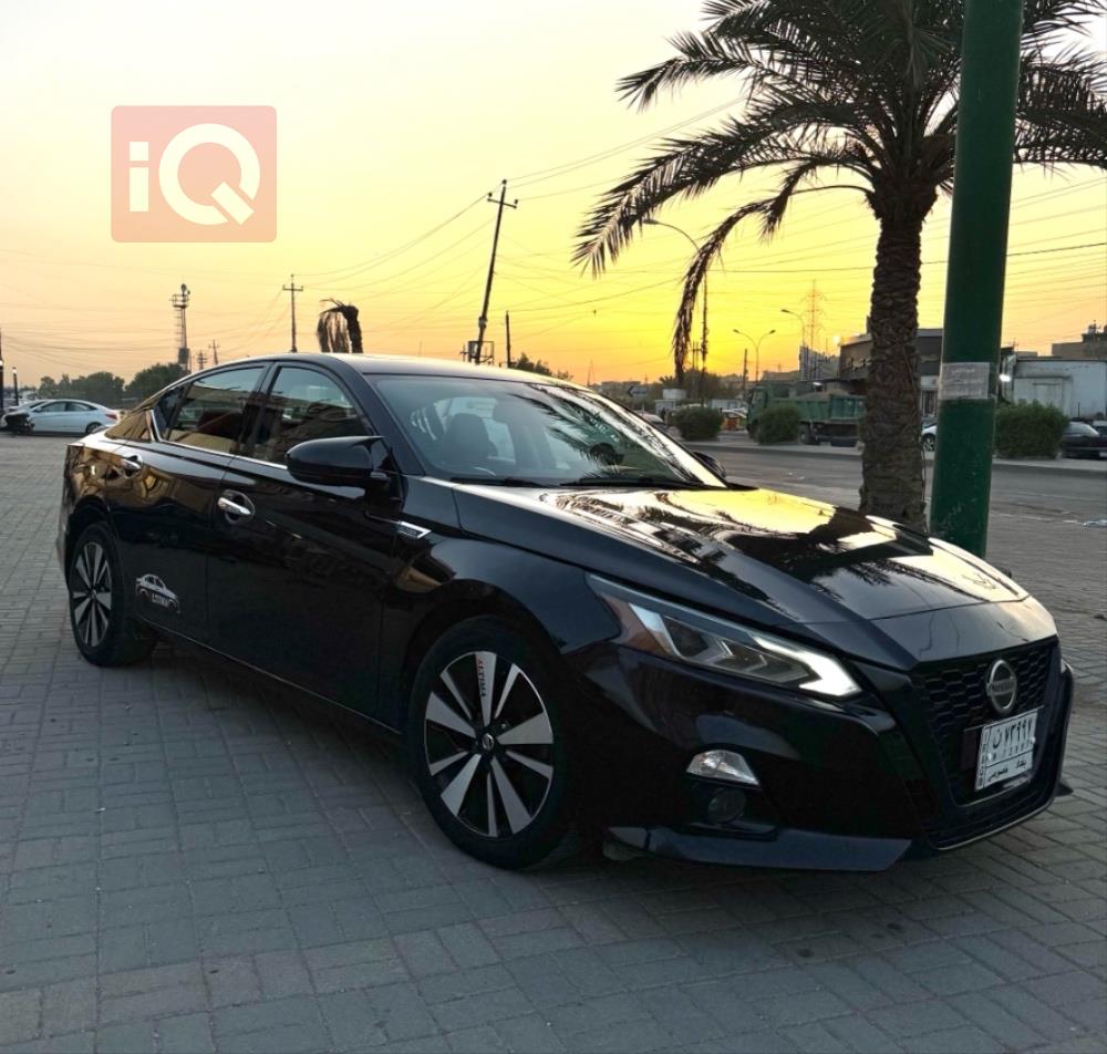 نيسان ألتيما